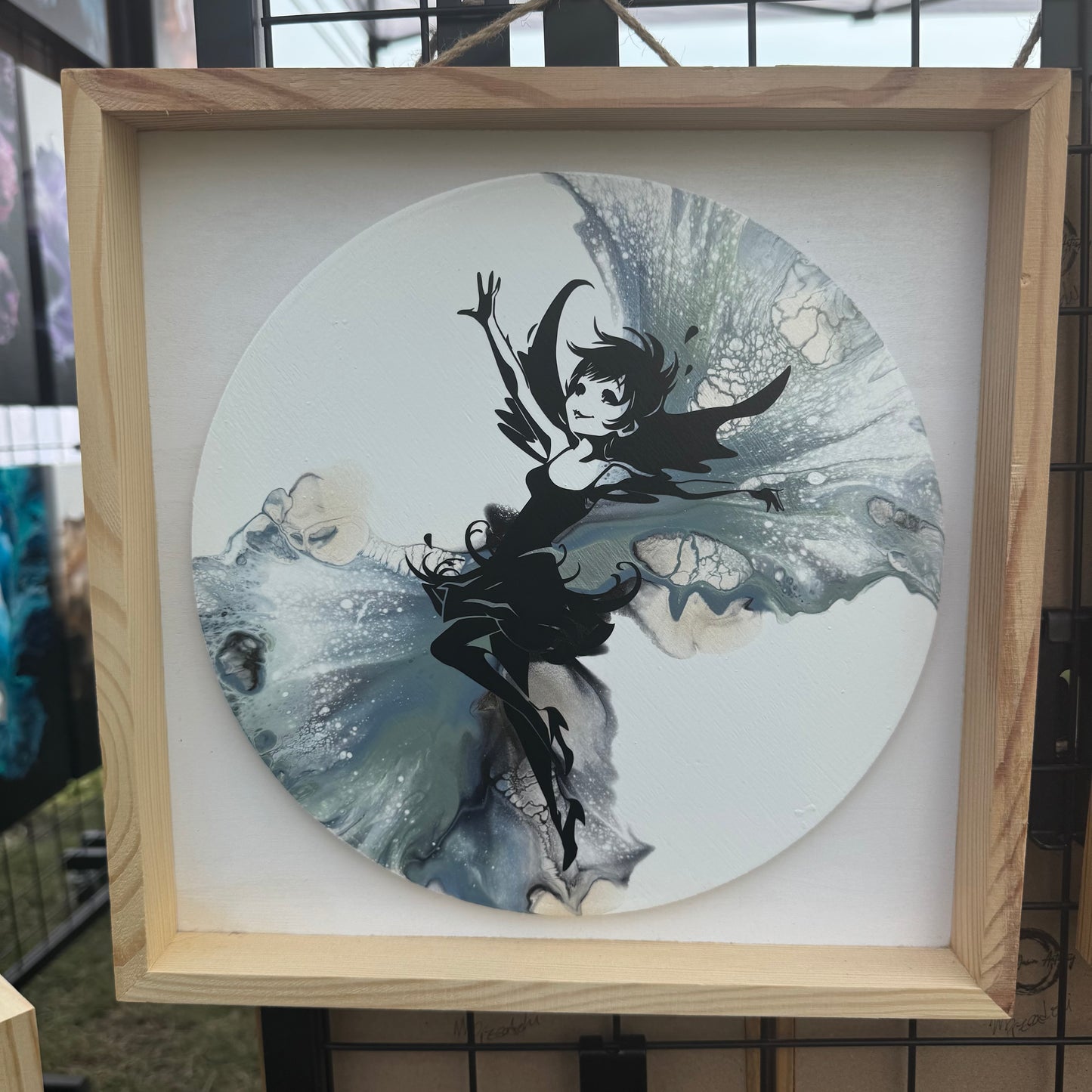 10" Round Sage Twist Framed Art (Sprite)
