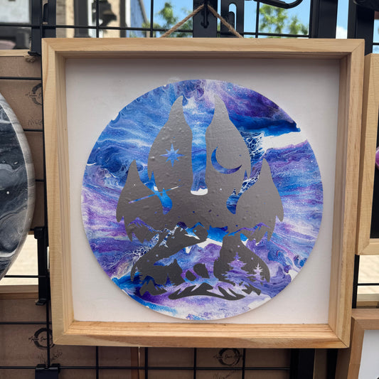 10" Round Framed Art - Northern Nights (Wolf Paw)