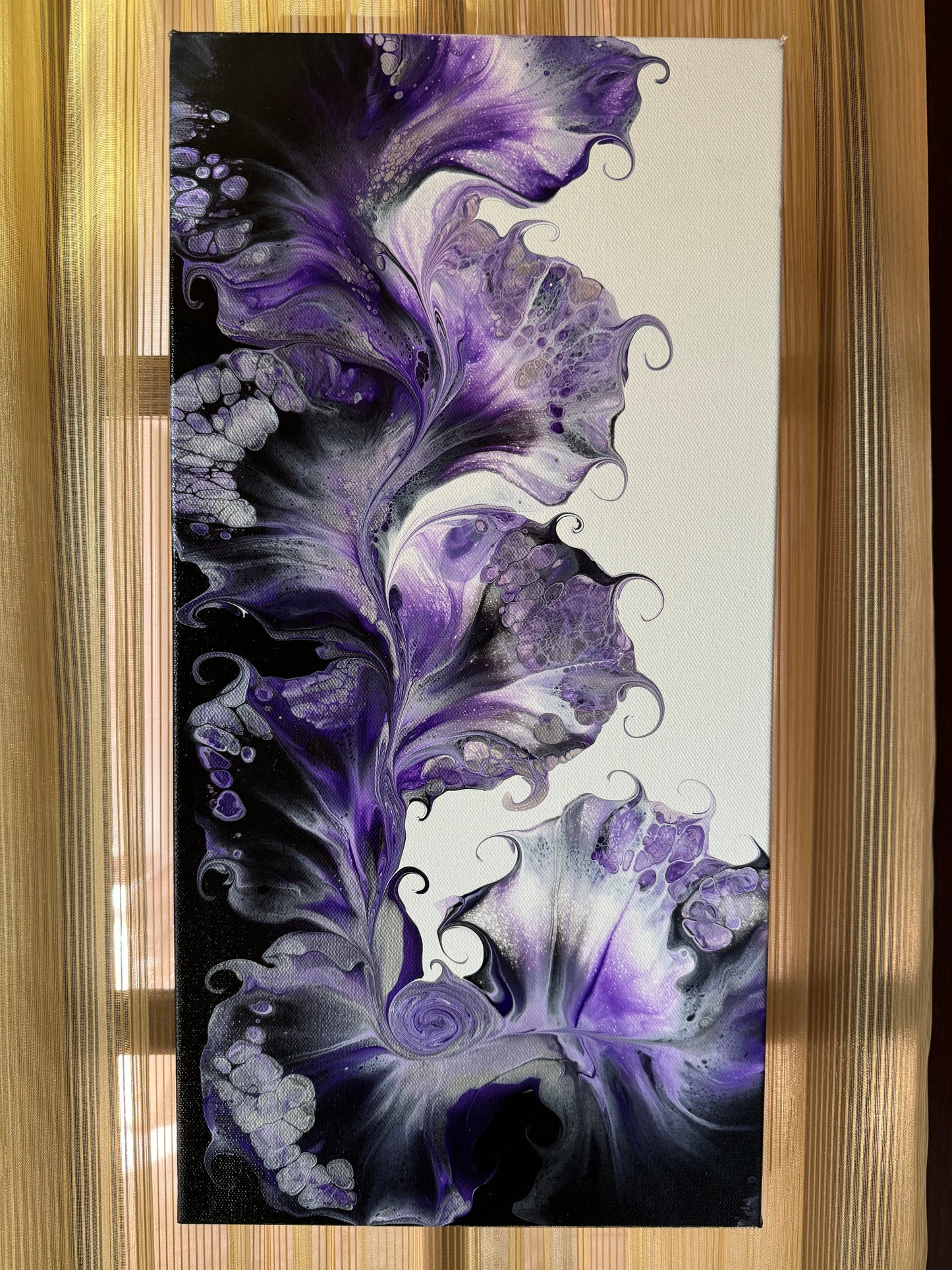 10" x 20" Split Violet Vines Canvas Art