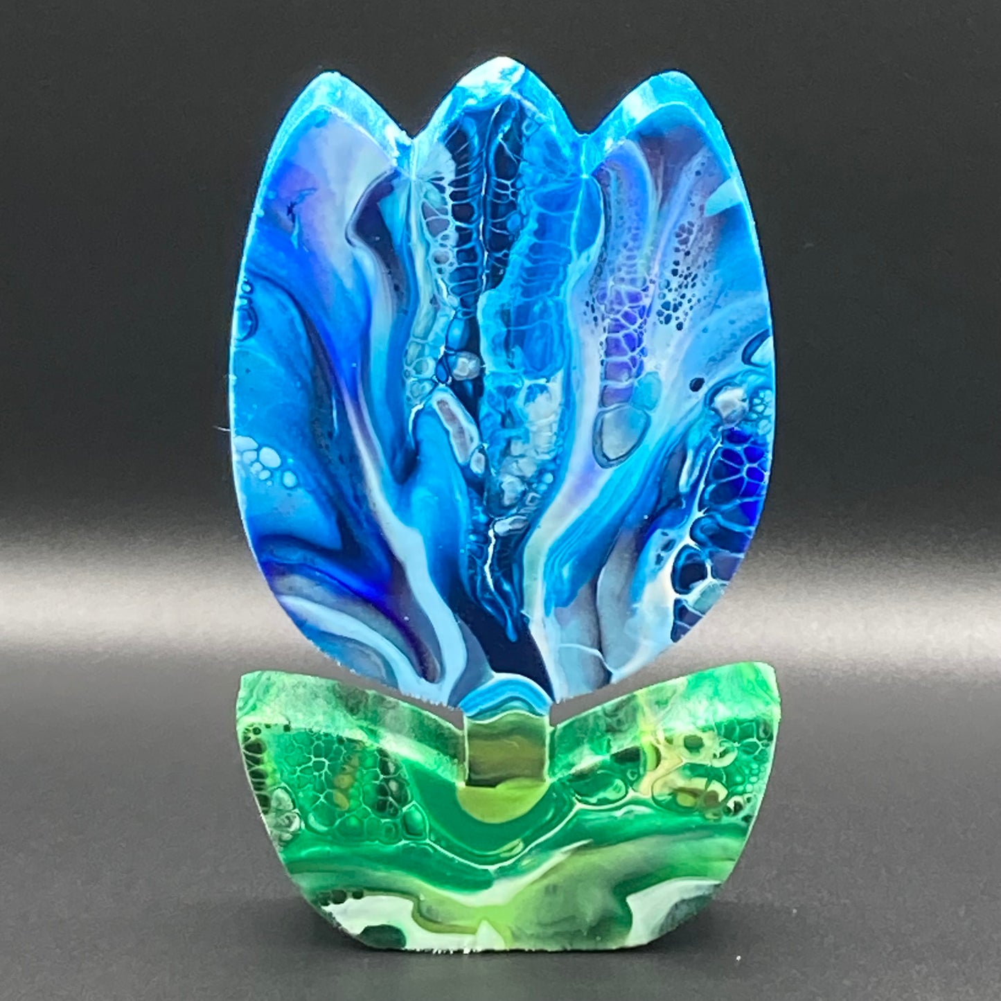 7" Sapphire Tulip